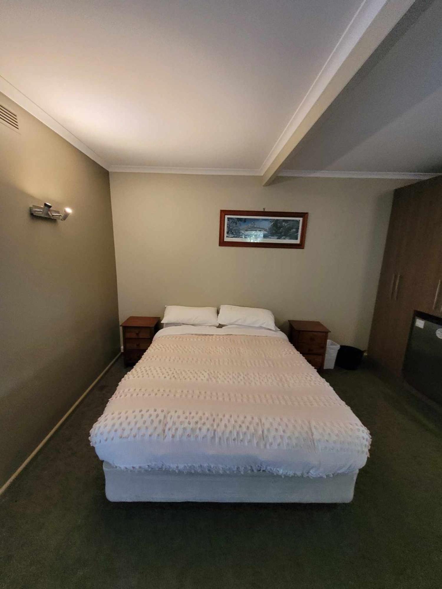 The Bright Motor Inn Bagian luar foto