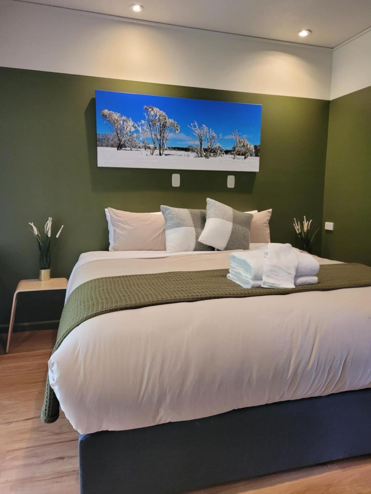 The Bright Motor Inn Bagian luar foto